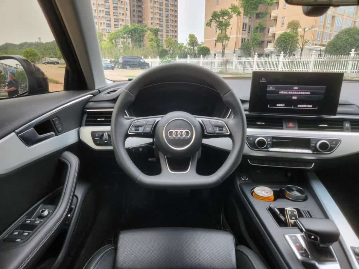 奧迪 奧迪A4L  2020款 40 TFSI 豪華動(dòng)感型圖片