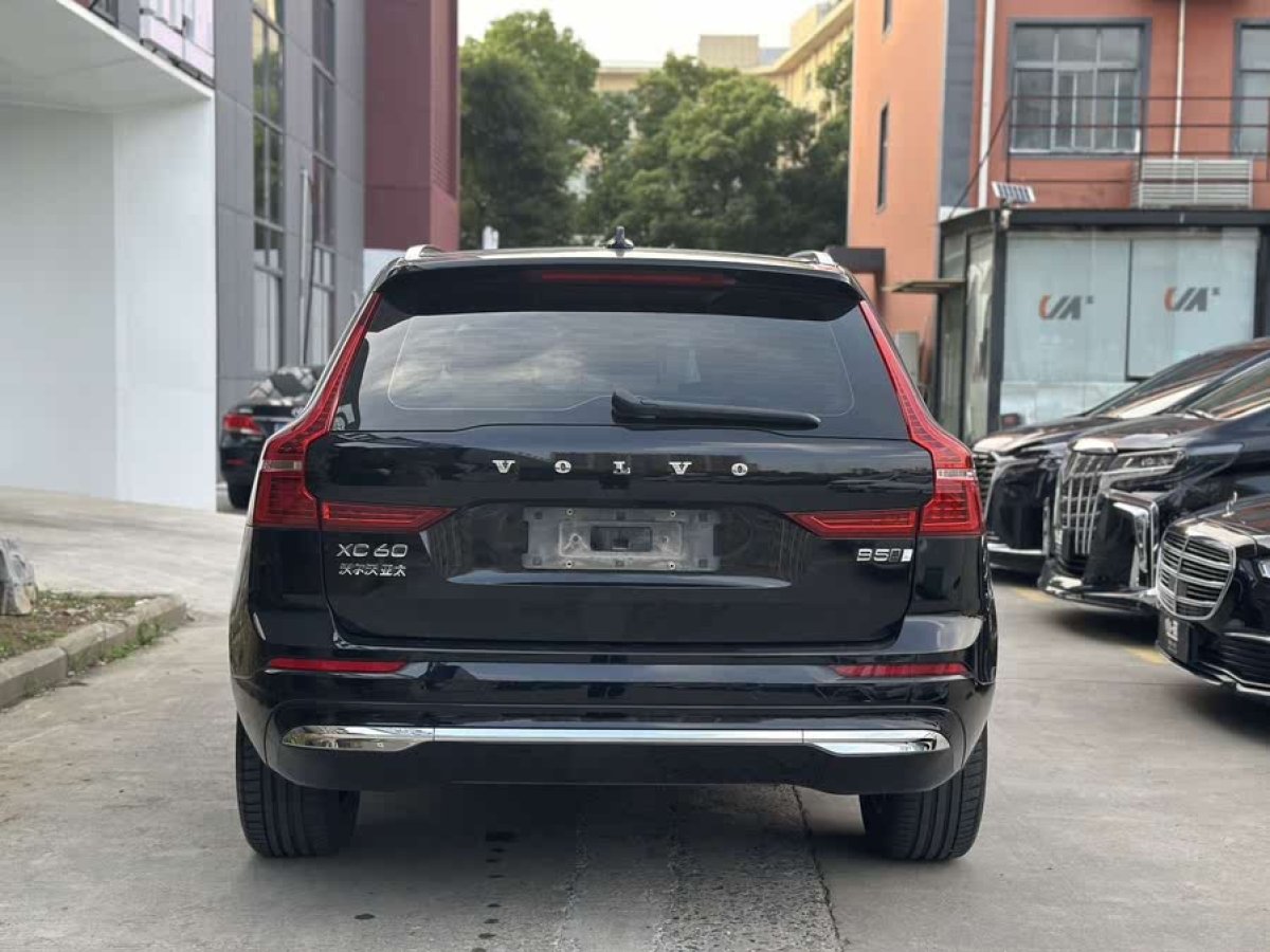 沃爾沃 XC60  2022款 B5 四驅(qū)智逸豪華版圖片