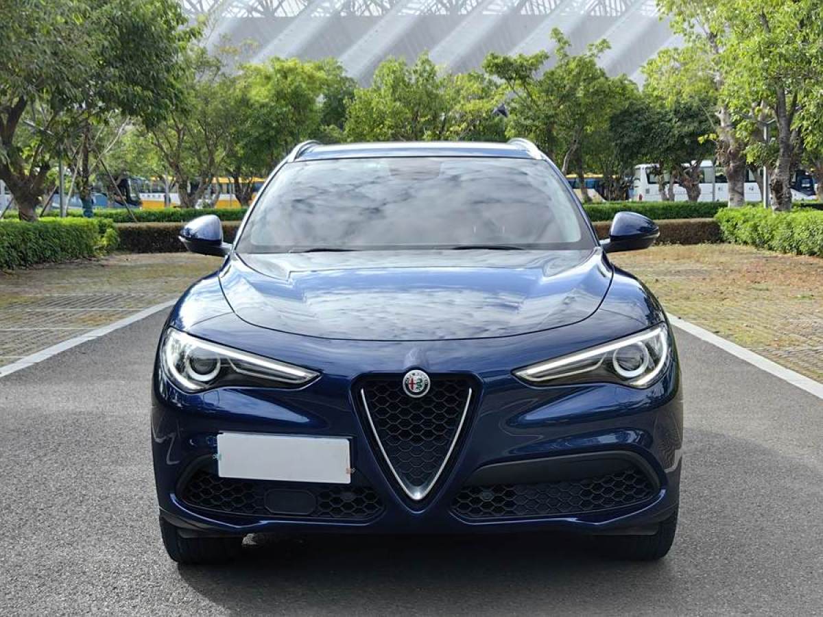 阿爾法·羅密歐 Stelvio  2017款 2.0T 200HP 豪華版圖片