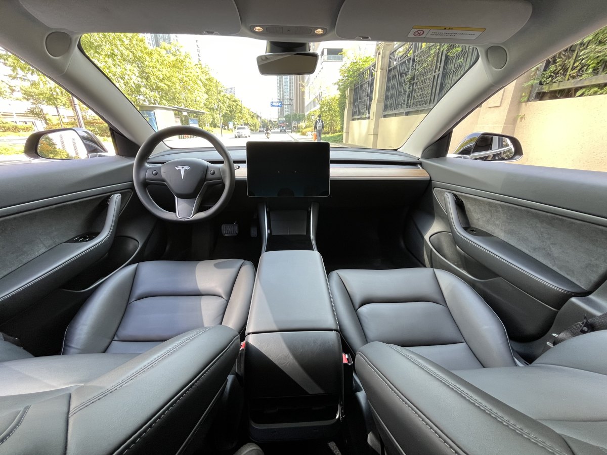 特斯拉 Model 3  2019款 標(biāo)準(zhǔn)續(xù)航后驅(qū)升級版圖片