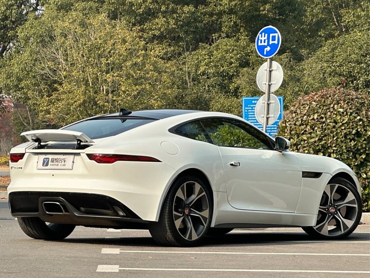 捷豹 F-TYPE  2021款 P300 后驅(qū)First Edition硬頂版圖片