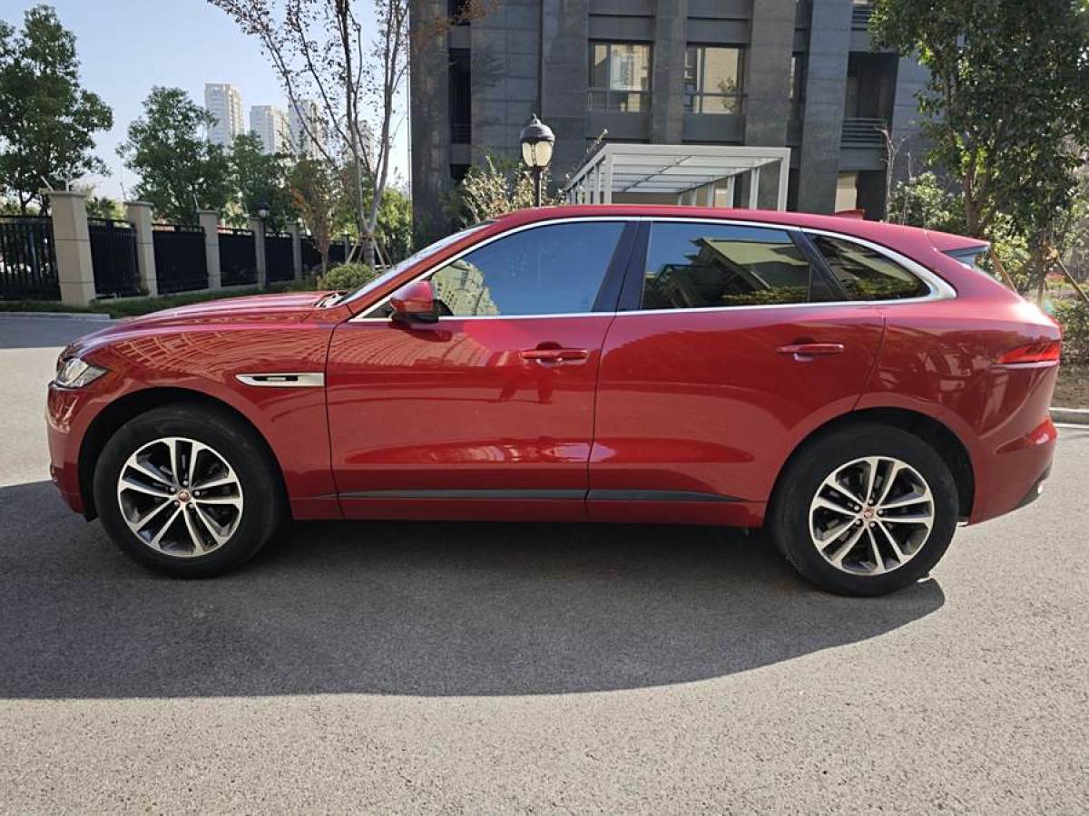 捷豹 F-PACE  2016款 2.0T 兩驅(qū)R-Sport運(yùn)動(dòng)版圖片