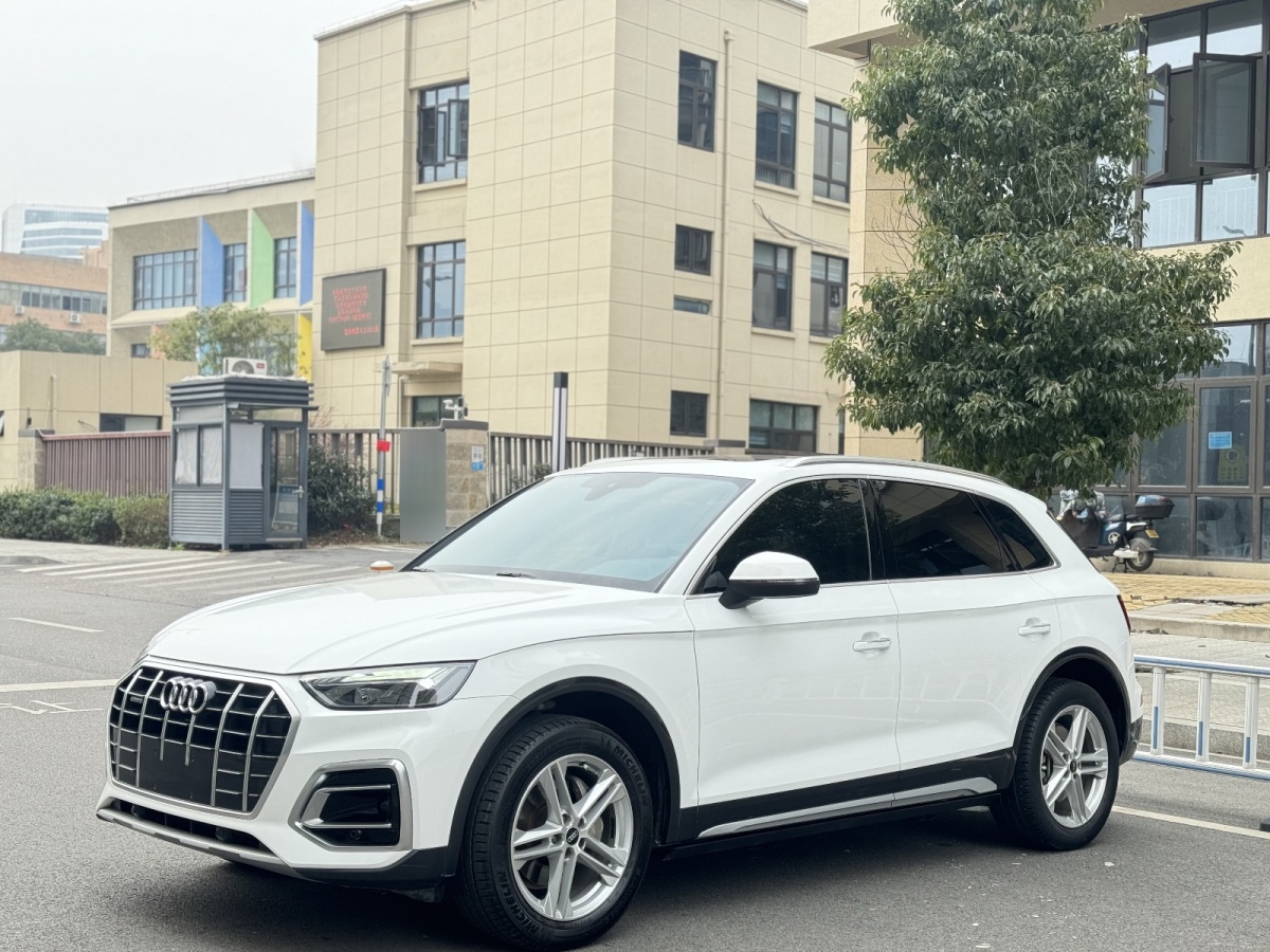 奧迪 奧迪Q5L  2022款 40T 時(shí)尚致雅型圖片