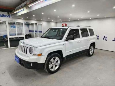 2014年1月 Jeep 自由客(進(jìn)口) 2.0L 運(yùn)動(dòng)增強(qiáng)版圖片