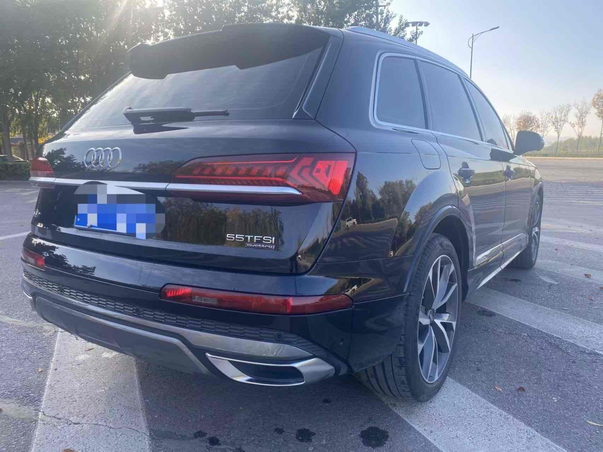 奧迪 奧迪Q7  2023款 55 TFSI quattro S line運(yùn)動(dòng)型圖片