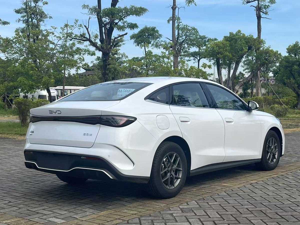 比亞迪 海豹  2024款 榮耀版 DM-i 1.5L 121km 豪華型圖片