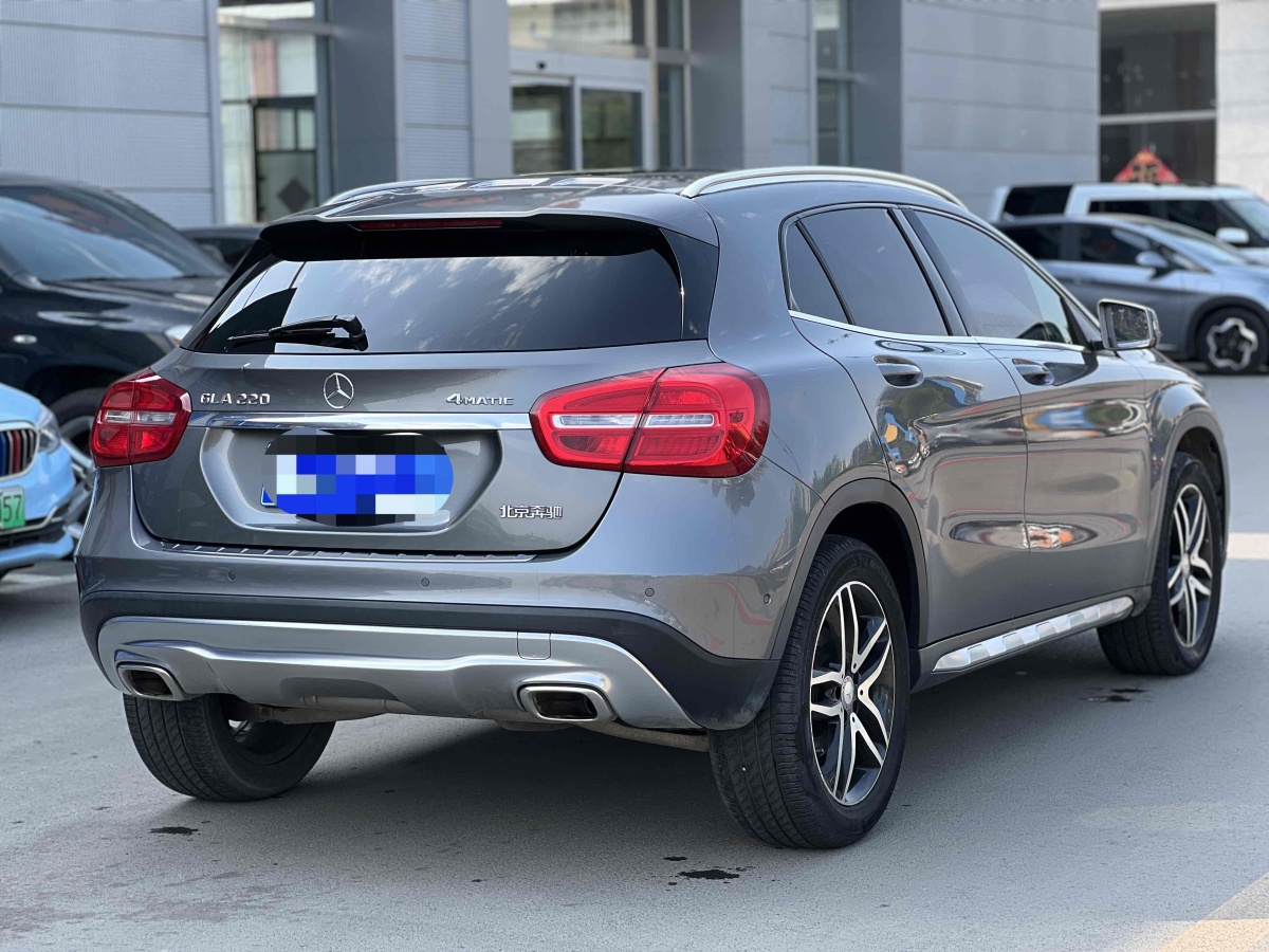 奔馳 奔馳GLA  2016款 GLA 220 4MATIC 時(shí)尚型圖片