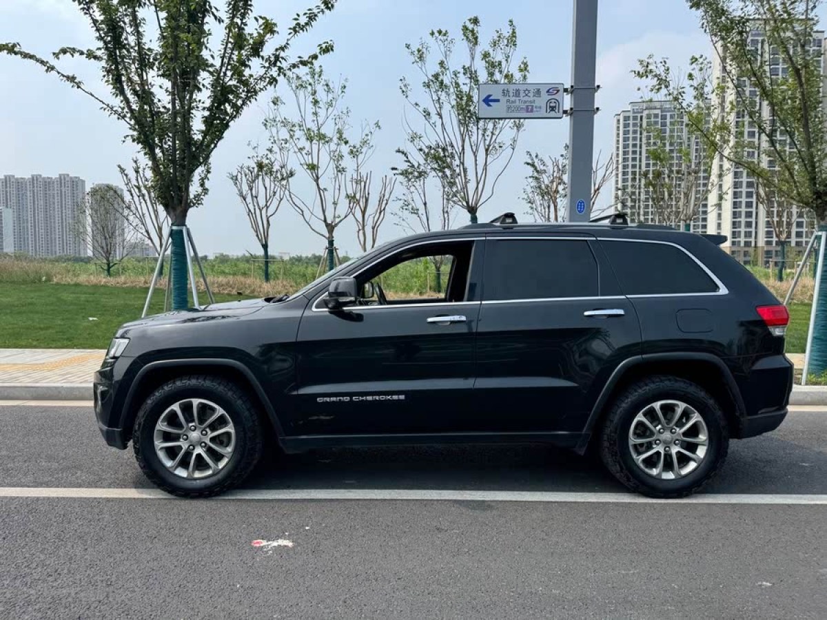 Jeep 大切諾基  2015款 3.0TD 柴油 舒享導航版圖片