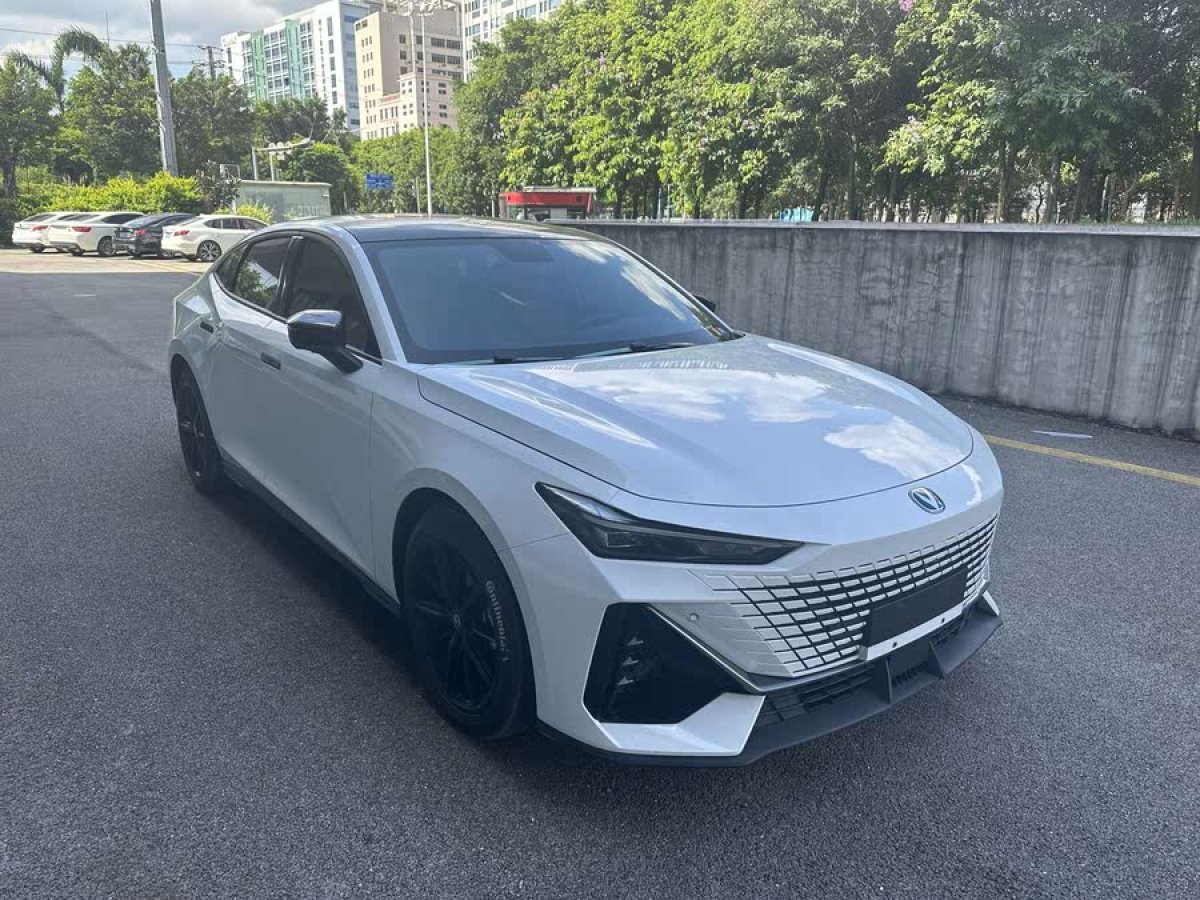 長(zhǎng)安 長(zhǎng)安UNI-V  2022款 1.5T 尊貴型圖片