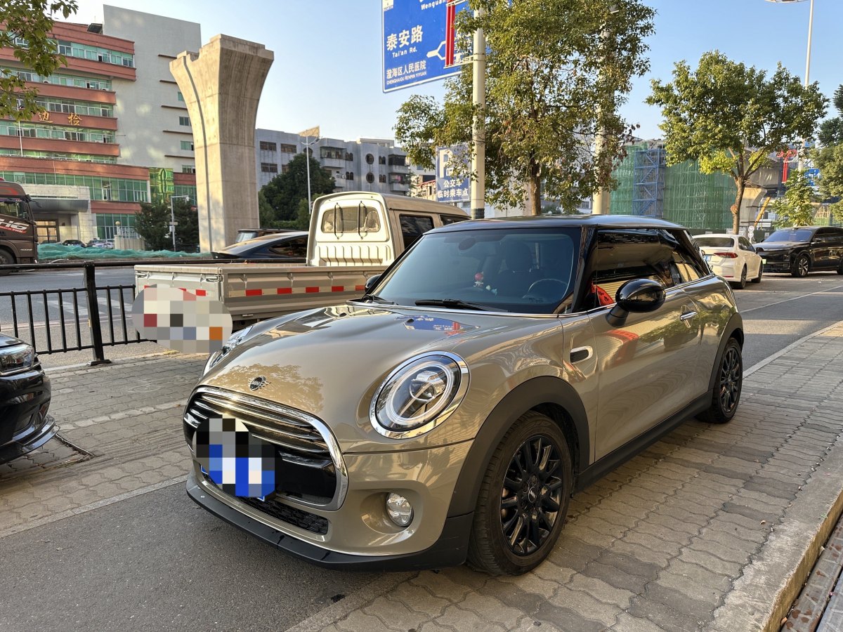 MINI COUNTRYMAN  2018款 1.5T COOPER 經(jīng)典派圖片