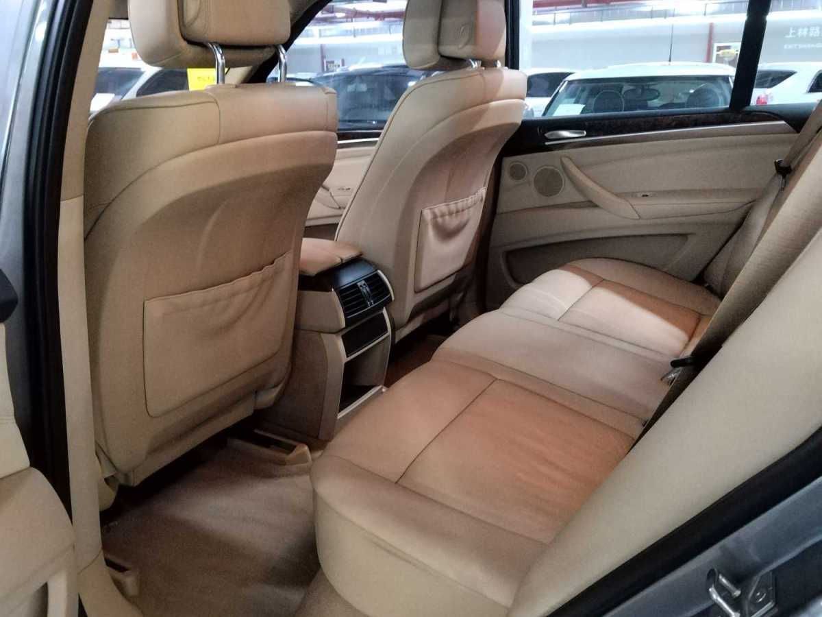 寶馬 寶馬X5  2011款 xDrive35i 領(lǐng)先型圖片