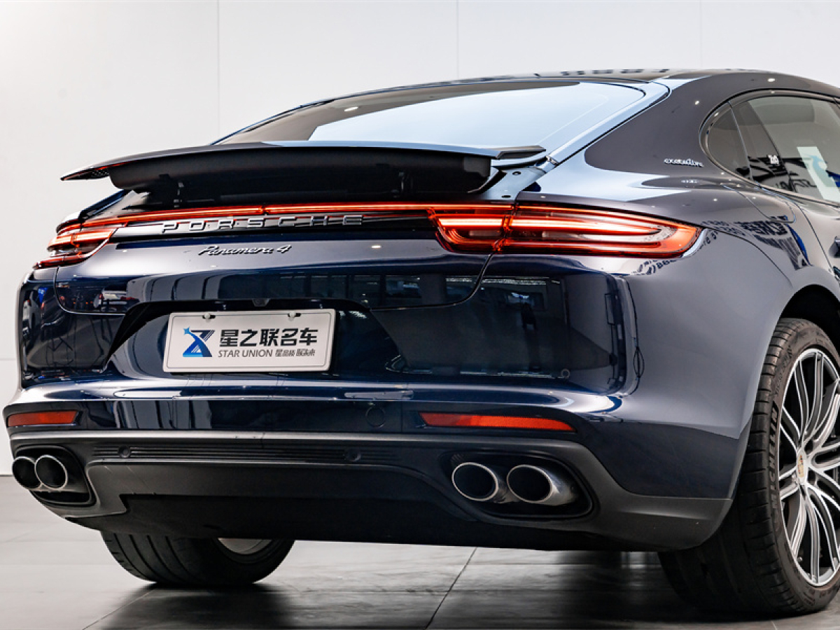 保時(shí)捷 Panamera  2019款 Panamera 4 行政加長(zhǎng)版 2.9T圖片