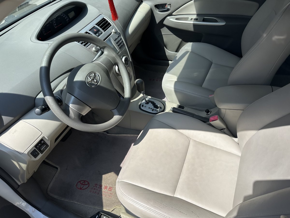 丰田 威驰  2013款 特装版 1.6L GL-i型尚天窗版 AT图片