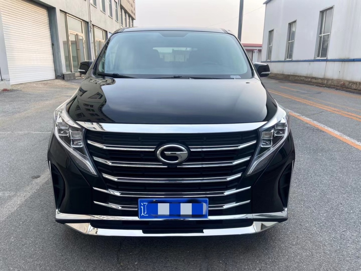 廣汽傳祺 M8  2021款 領(lǐng)秀系列 390T 尊享版圖片