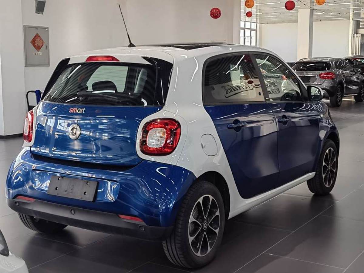 smart forfour  2016款 1.0L 52千瓦激情版圖片