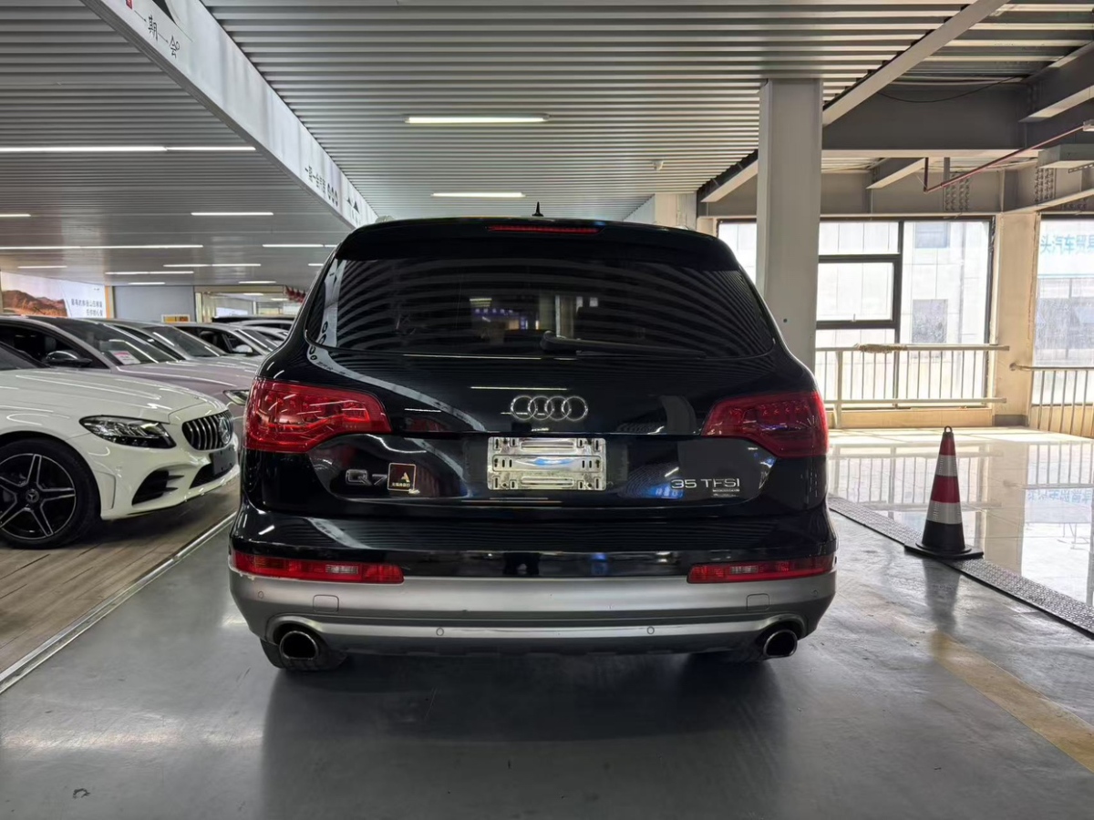 奧迪 奧迪Q7  2013款 35 TFSI 進(jìn)取型圖片