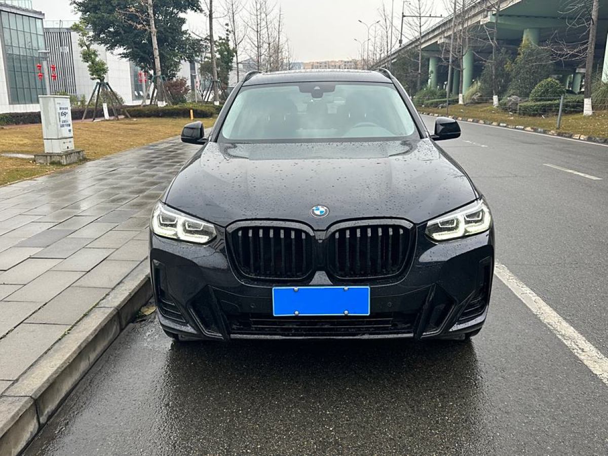 寶馬 寶馬X3  2022款 xDrive30i 領(lǐng)先型 M曜夜套裝圖片