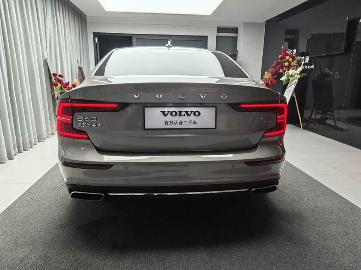 沃爾沃 S60L  2020款 T4 智遠(yuǎn)豪華版圖片