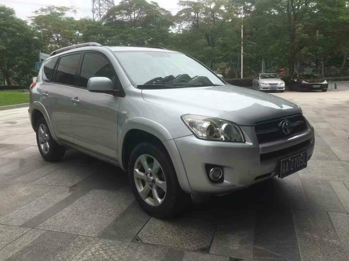 2010年1月豐田 RAV4榮放  2010款 2.0L 自動(dòng)豪華升級(jí)版