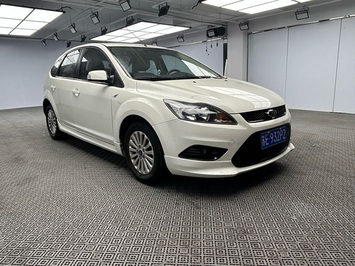 福特 ?？怂? 2013款 兩廂經(jīng)典 1.8L 自動(dòng)時(shí)尚型圖片