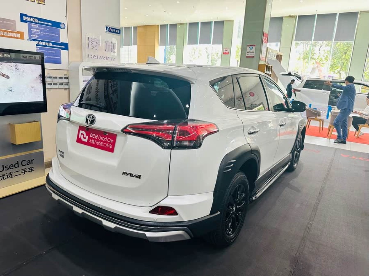 豐田 RAV4榮放  2019款 2.0L CVT兩驅(qū)風(fēng)尚X限量版 國(guó)VI圖片