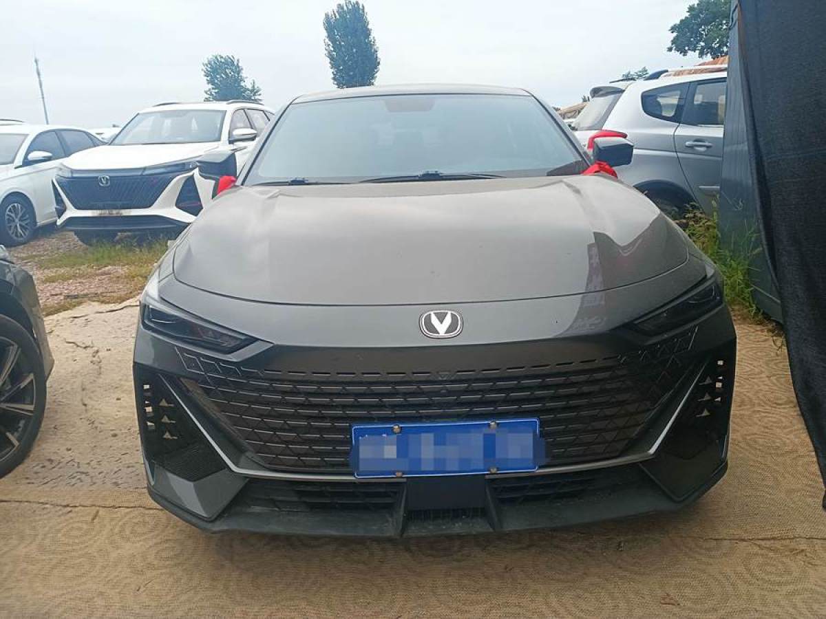 長(zhǎng)安 長(zhǎng)安UNI-V  2022款 1.5T 尊貴型圖片