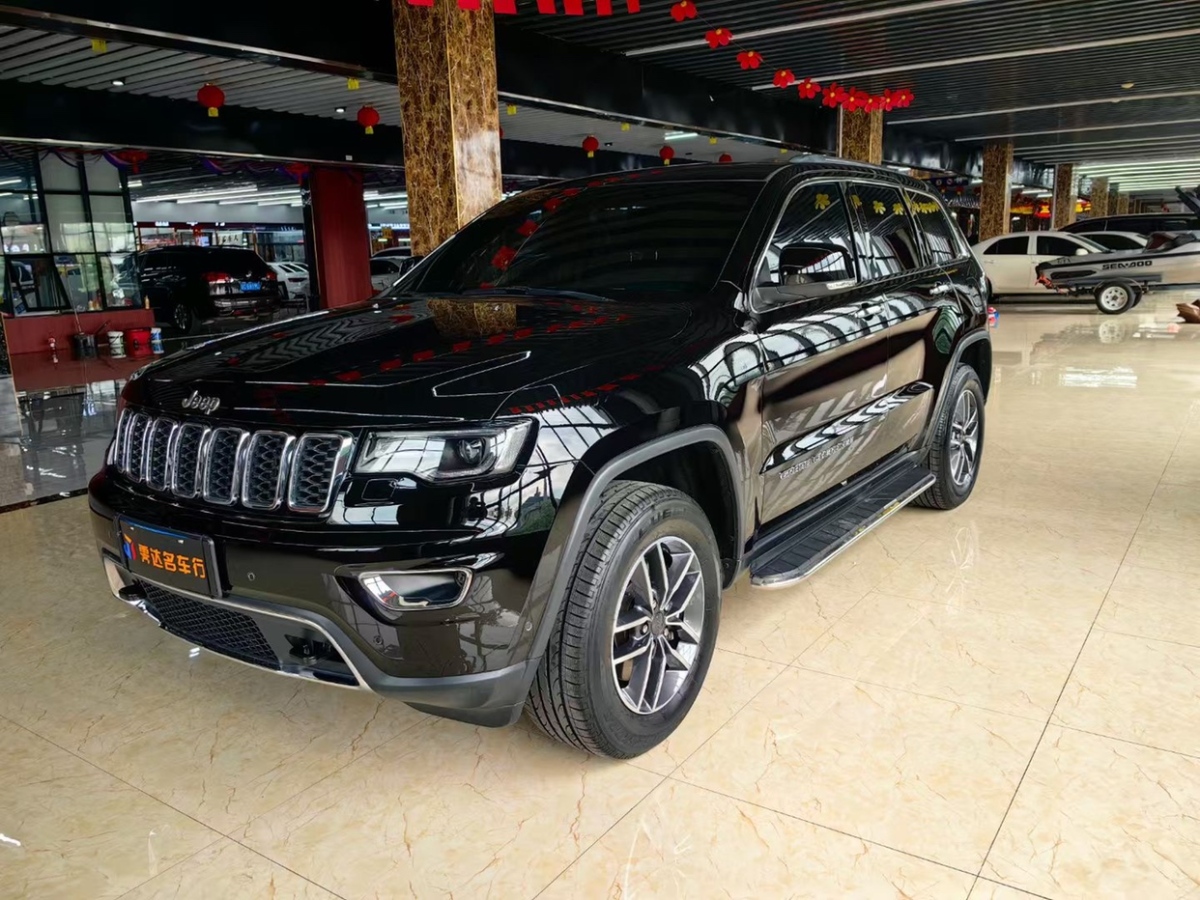 2020年7月Jeep 大切諾基  2020款 3.0L 專業(yè)導(dǎo)航版