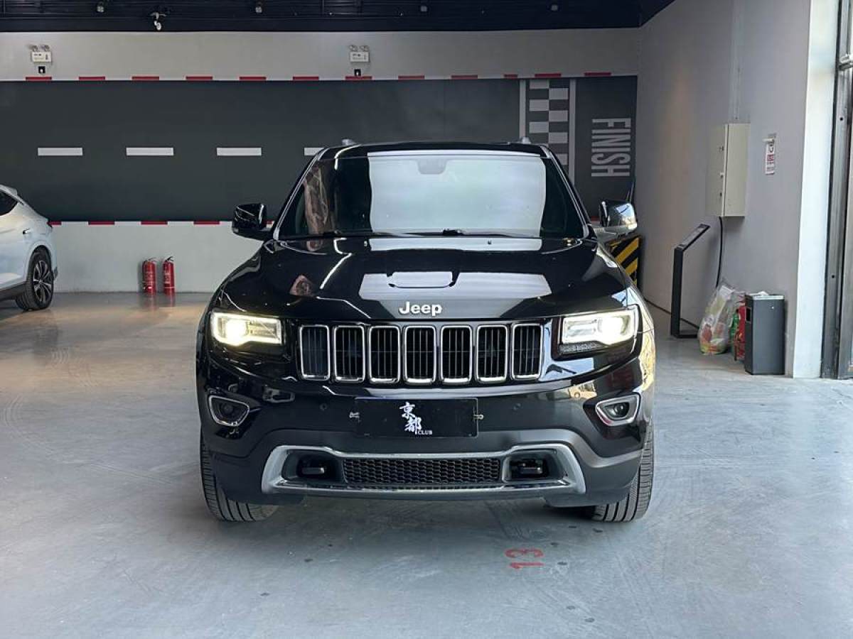 2014年11月Jeep 大切諾基  2014款 3.6L 精英導(dǎo)航版