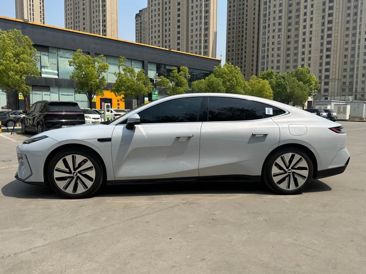 銀河 銀河E8  2024款 665km 星艦 遠(yuǎn)航版圖片
