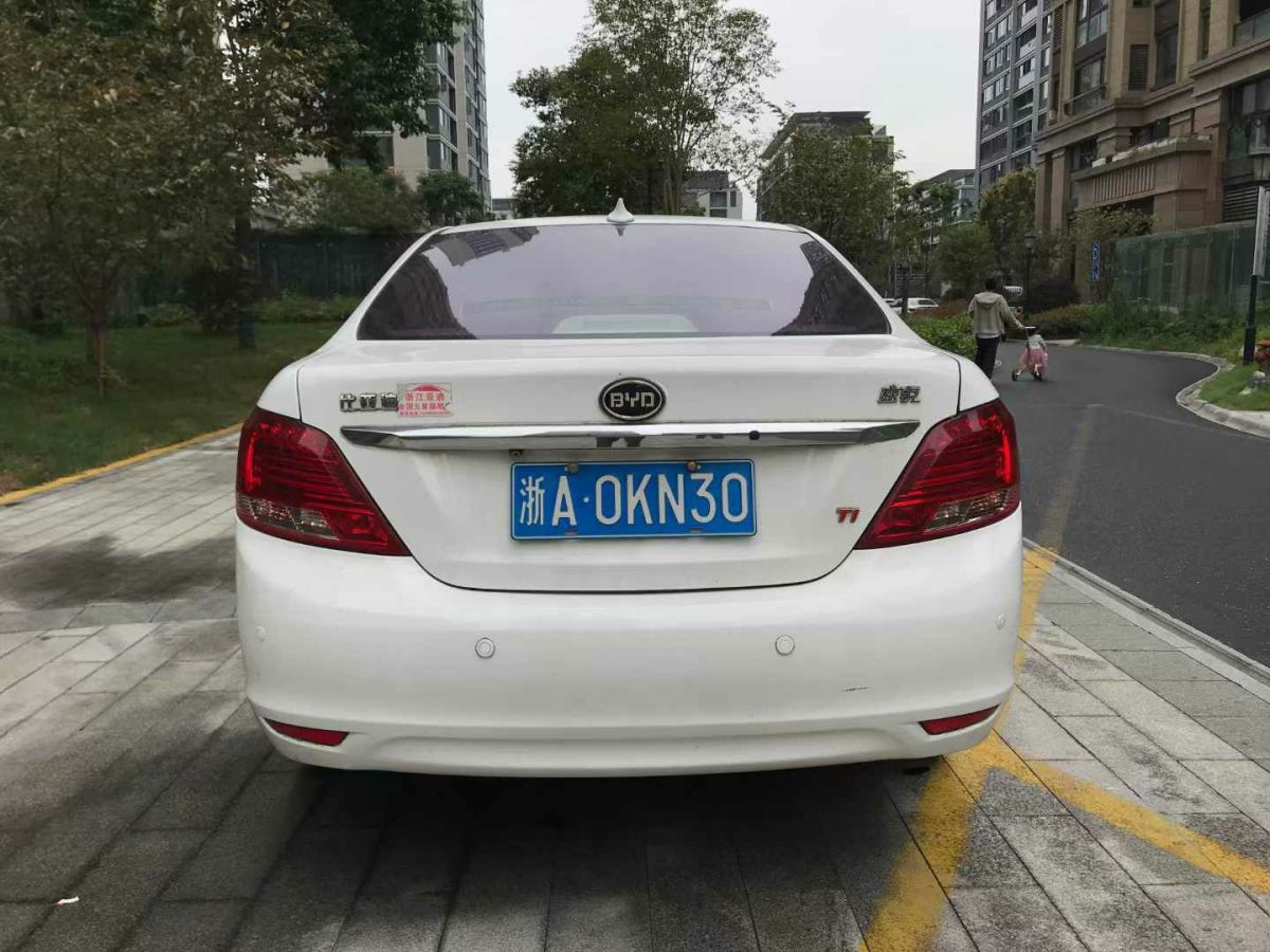 比亚迪 速锐  2013款 1.5L 手动尊贵型图片