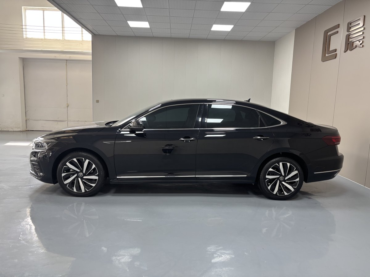 大眾 帕薩特  2023款 改款 330TSI 豪華版圖片