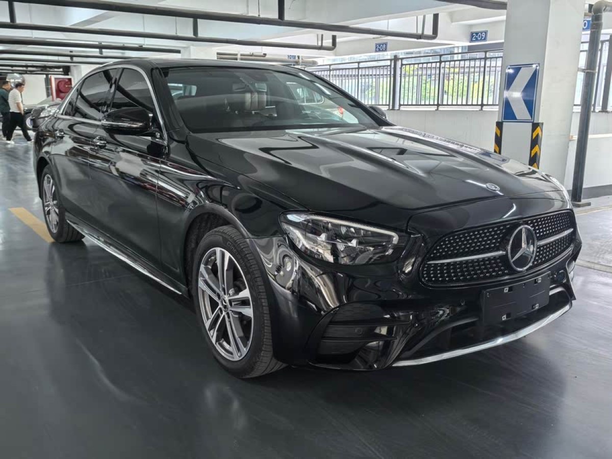 奔馳 奔馳E級(jí)  2023款 改款 E 260 L 運(yùn)動(dòng)型圖片
