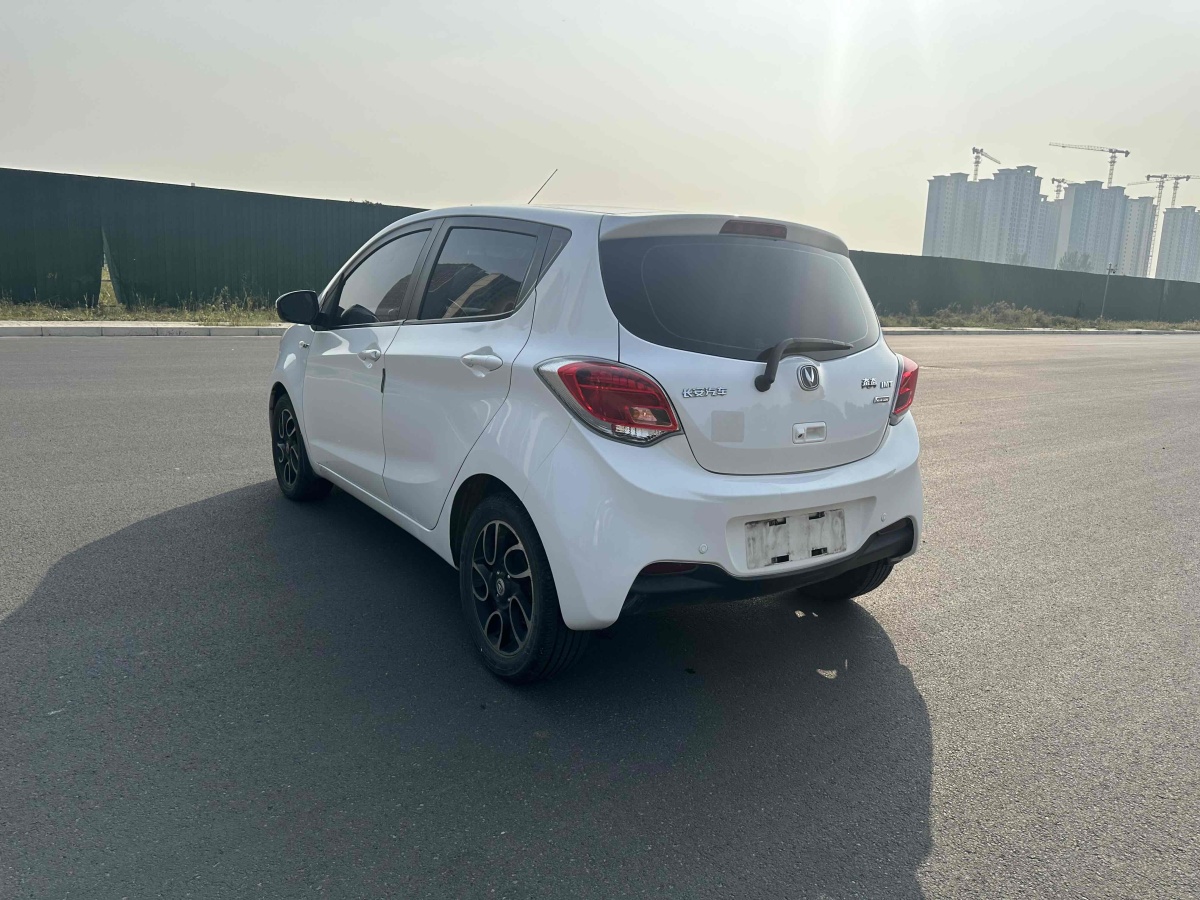 長(zhǎng)安 奔奔  2015款 1.4L IMT尊貴型 國(guó)V圖片