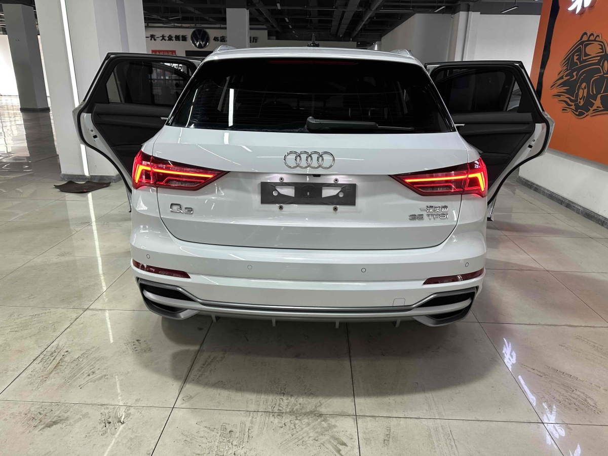 奧迪 奧迪Q3  2022款 35 TFSI 時(shí)尚動(dòng)感型圖片