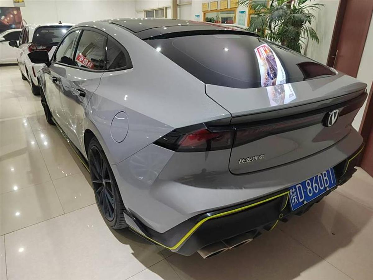 長(zhǎng)安 長(zhǎng)安UNI-V  2022款 1.5T 尊貴型圖片