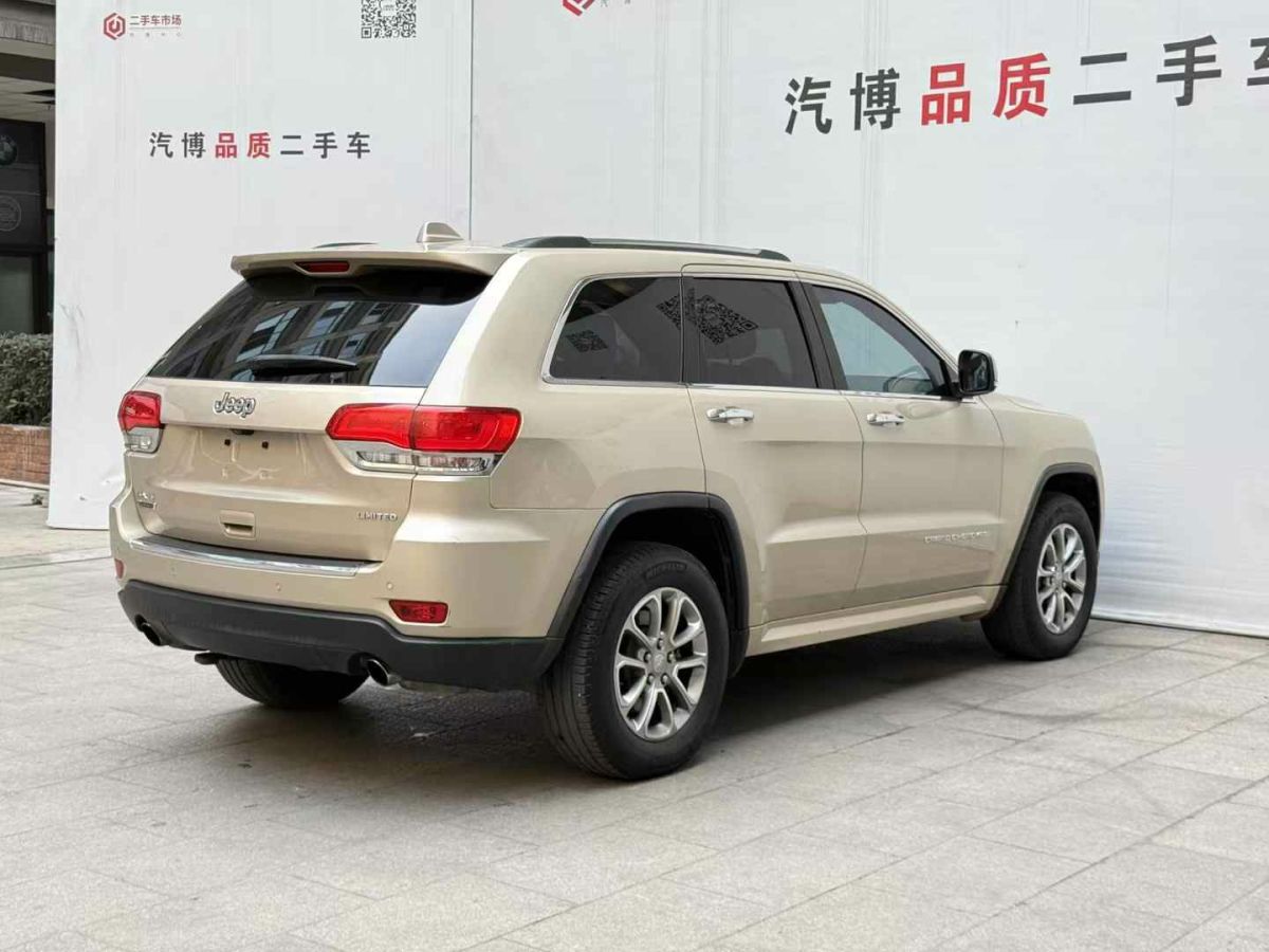 Jeep 大切諾基  2016款 3.0L 專業(yè)版圖片