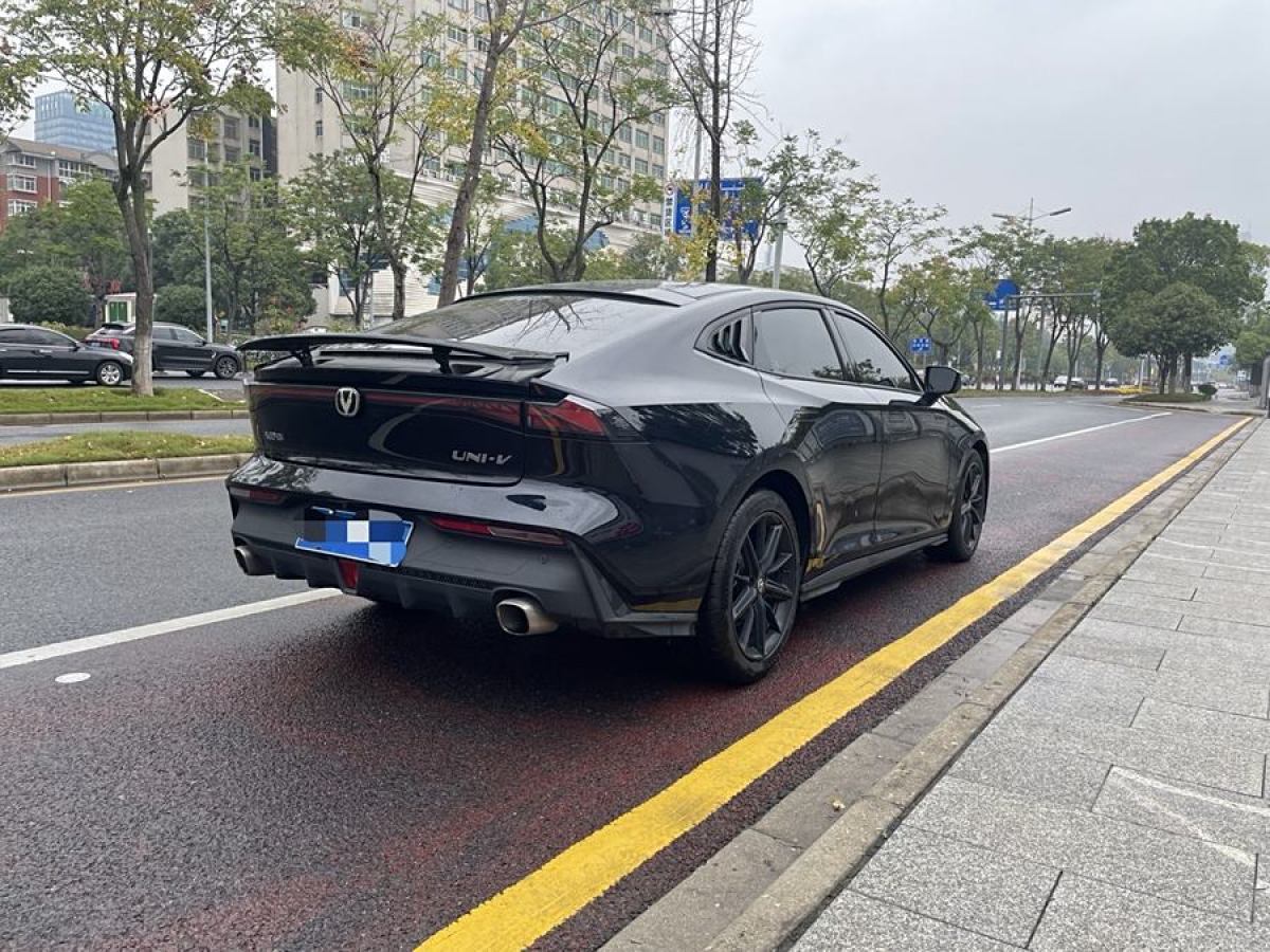 長(zhǎng)安 長(zhǎng)安UNI-V  2022款 1.5T 尊貴型圖片