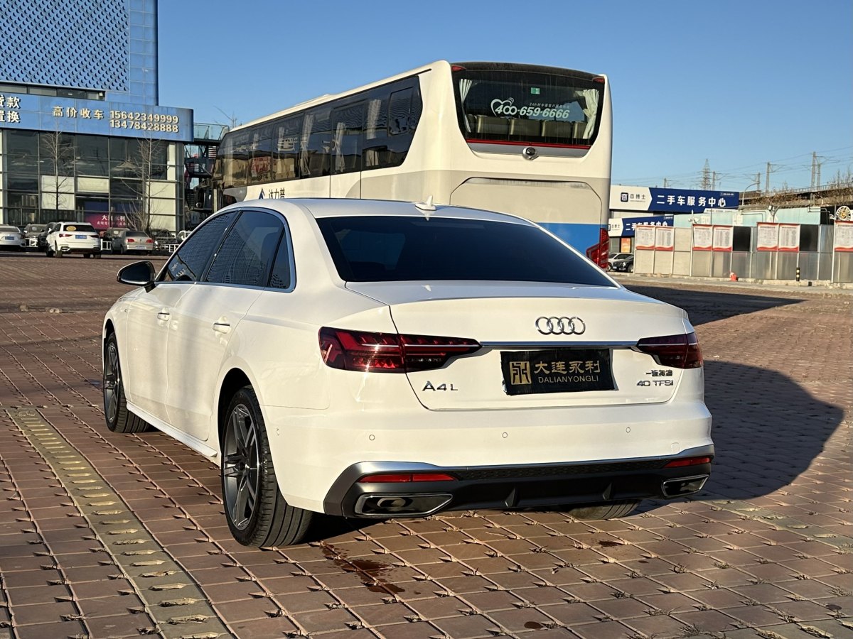 奧迪 奧迪A4L  2022款 40 TFSI 豪華動感型圖片