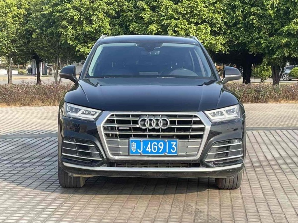 奥迪 奥迪Q5L  2020款 改款 40 TFSI 荣享进取型