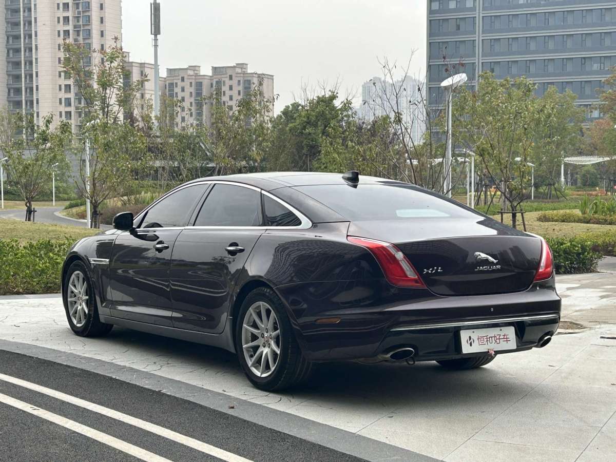 捷豹 XJ  2016款 XJL 2.0T 两驱典雅商务版图片