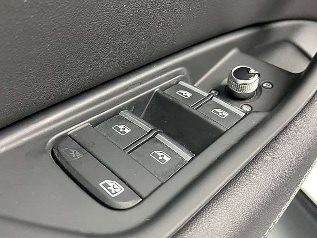 奧迪 奧迪A4L  2022款 40 TFSI 時尚動感型圖片