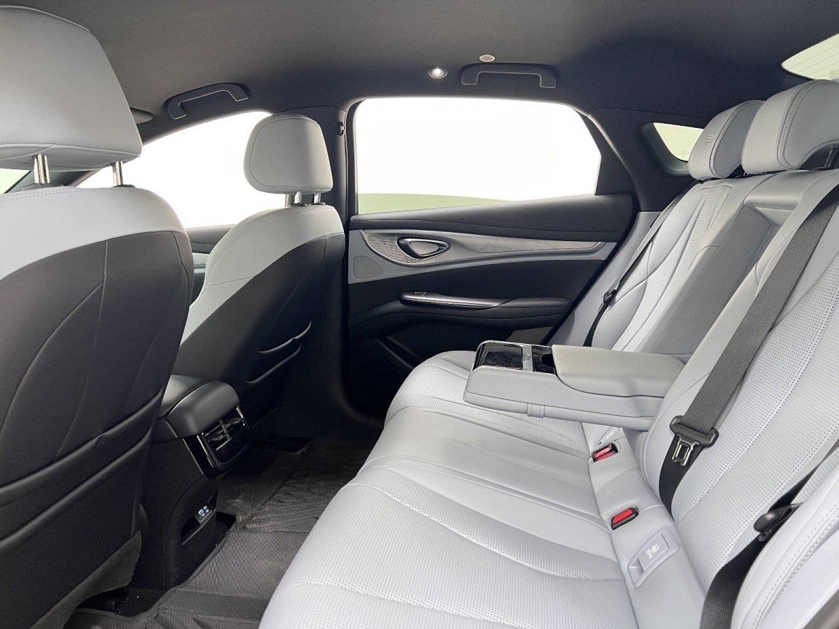 比亞迪 海豹  2024款 榮耀版 DM-i 1.5L 121km 精英型圖片