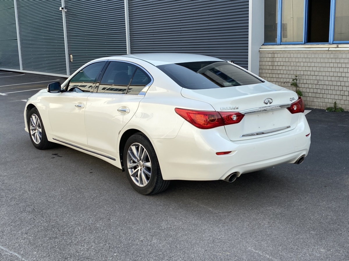 英菲尼迪 q50l 2016款 2.0t 悅享版圖片