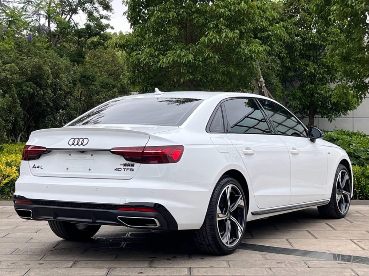 奧迪 奧迪A4L  2024款 40 TFSI 豪華動感型(星夜版)圖片