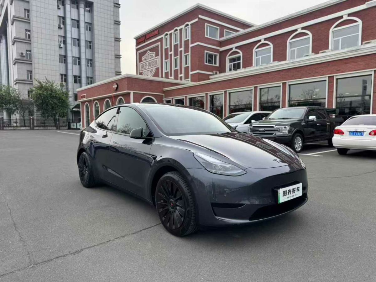 特斯拉 Model S  2023款 三電機(jī)全輪驅(qū)動(dòng) Plaid版圖片