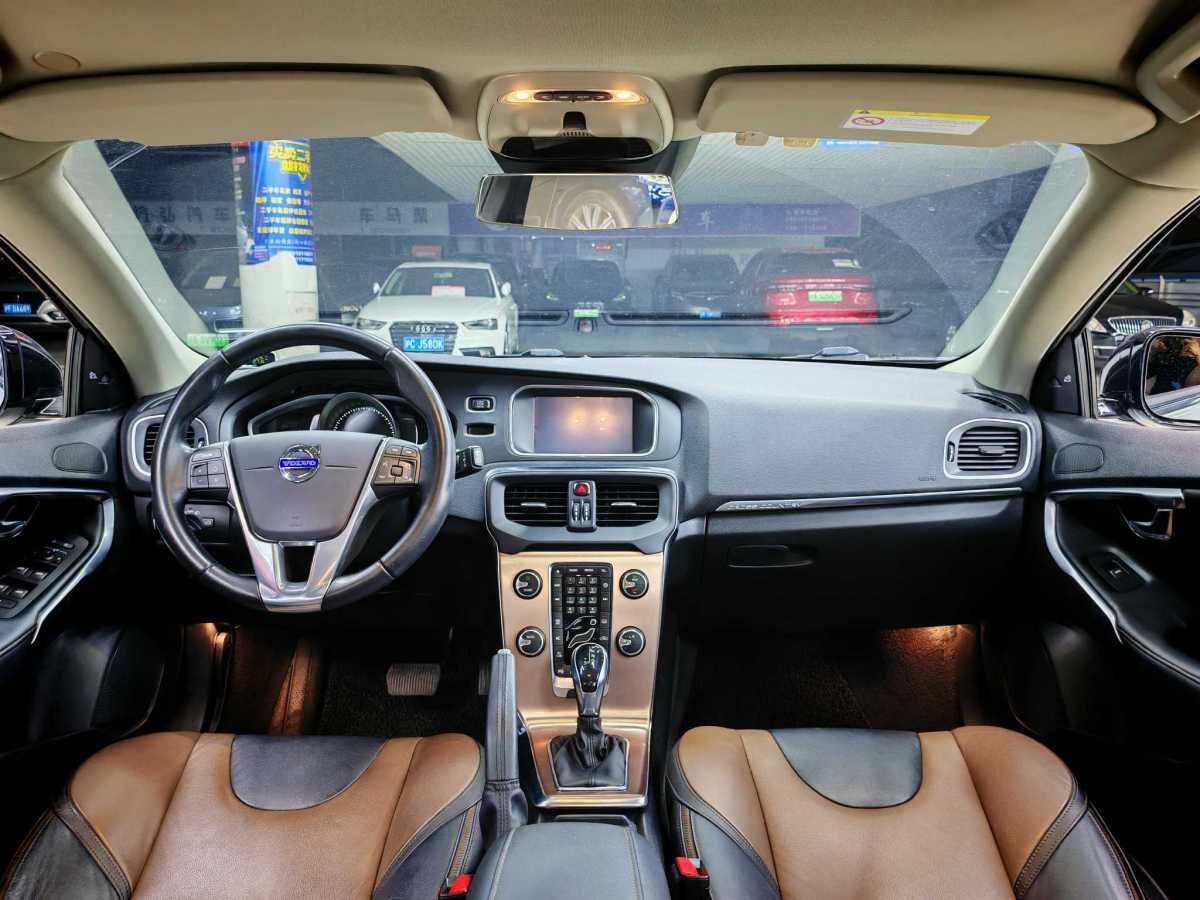 沃爾沃 V40  2014款 Cross Country T5 AWD 智雅版圖片