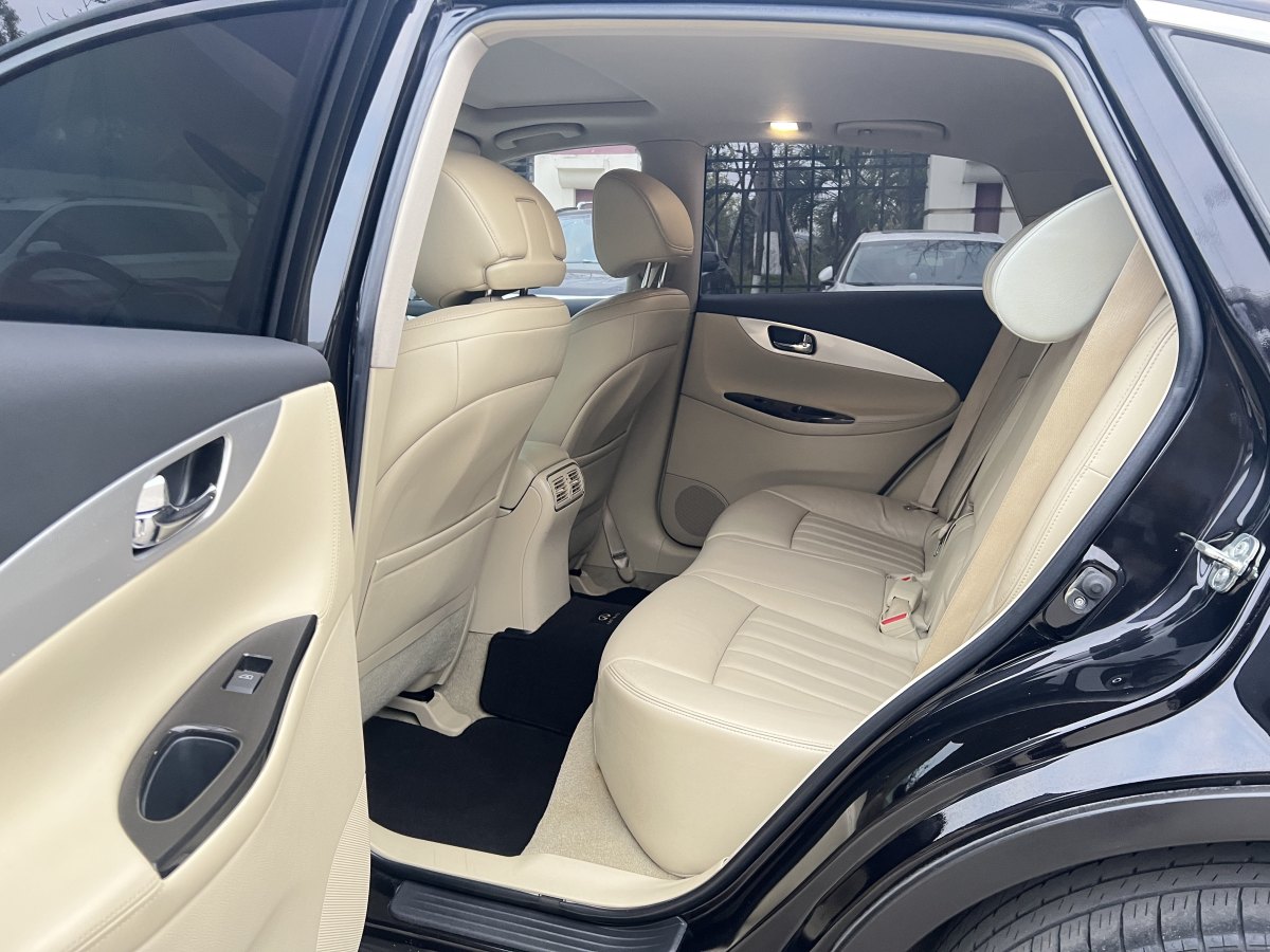 英菲尼迪 QX50  2015款 2.5L 豪華版圖片