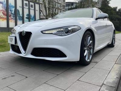 2017年4月 阿爾法·羅密歐 Giulia 2.0T 280HP 豪華版 碳纖維限量版圖片