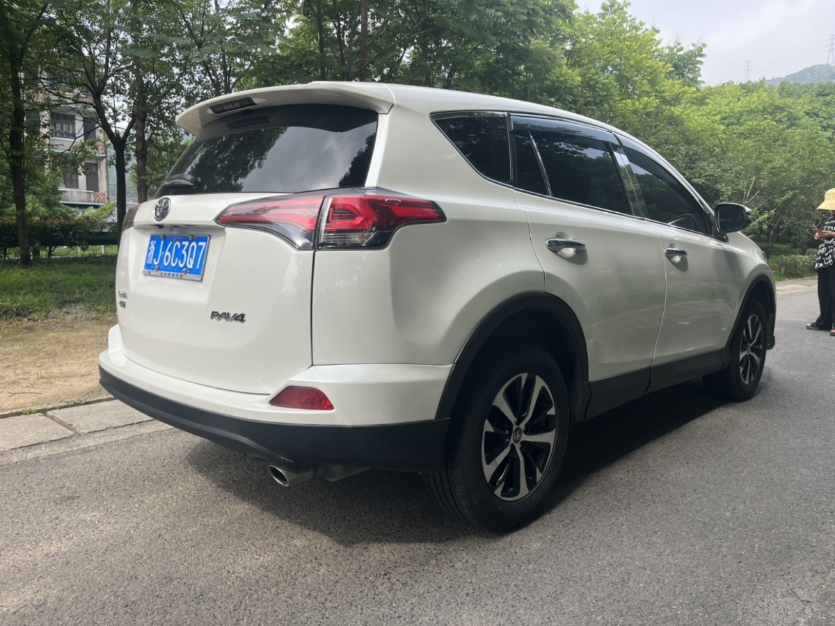 豐田 RAV4榮放  2019款 2.0L CVT兩驅(qū)風(fēng)尚X限量版 國V圖片