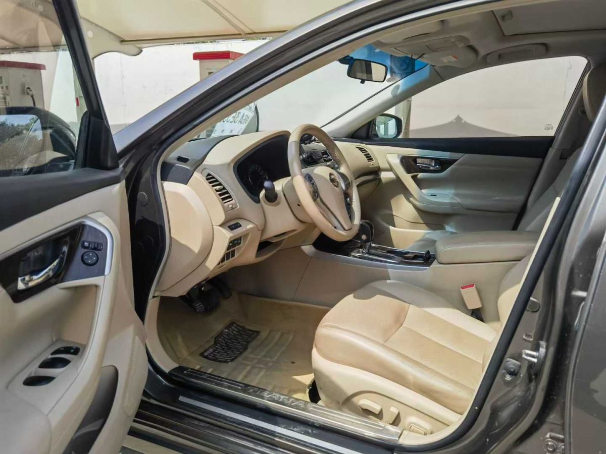 日產(chǎn) 天籟  2015款 2.0L XE-Sporty歐冠運(yùn)動(dòng)版圖片